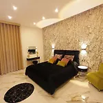 Luxury House Tina