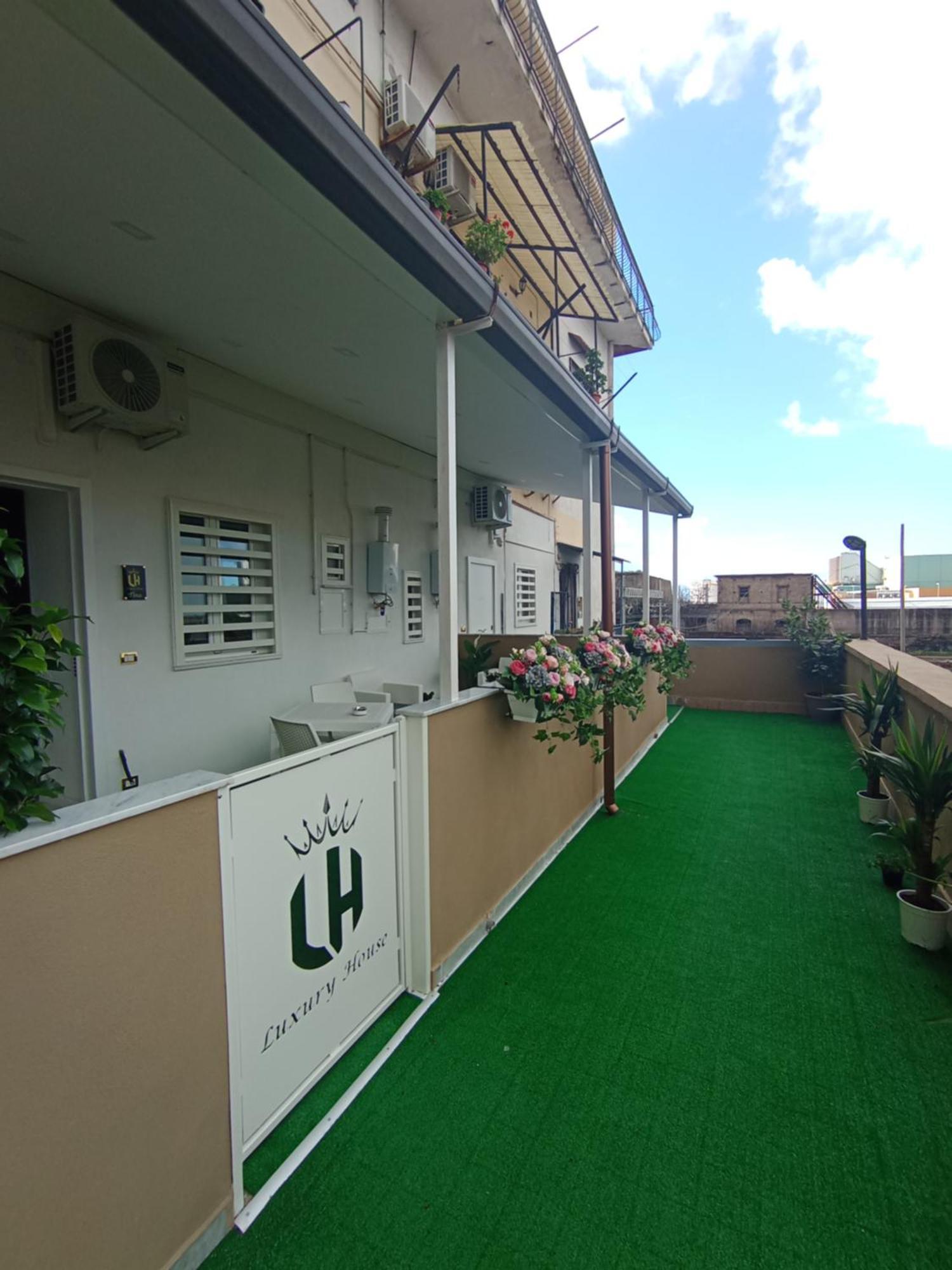 Apartment Luxury House Tina